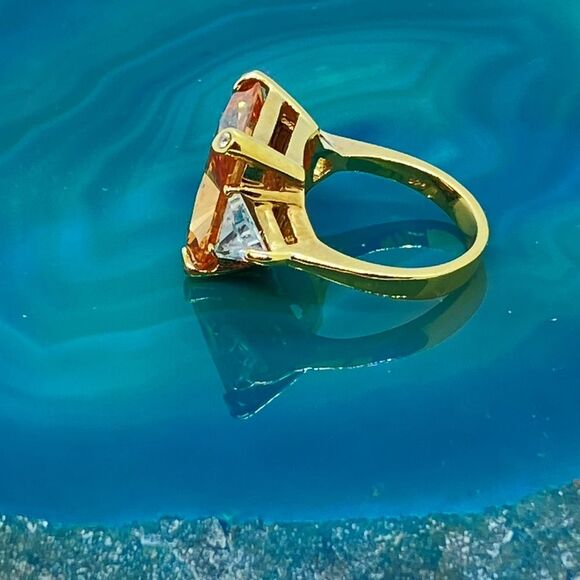 Large Emerald-cut Quartz Gold Filled Ring, 2 White Zircon Trillion Baguettes, 7 - Picture 5 of 6